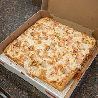 Garlic Chicken Alfredo Pizza